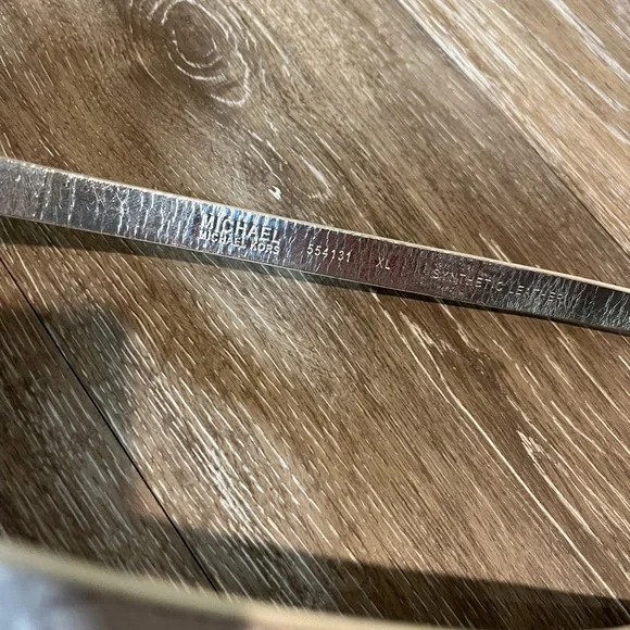 Michael Kors belt bag - Picture 4 of 5